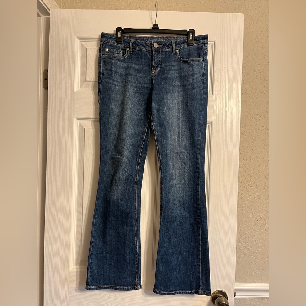 Women’s Aeropostale Distressed Chelsea Bootcut Cut Jeans (8 Short)